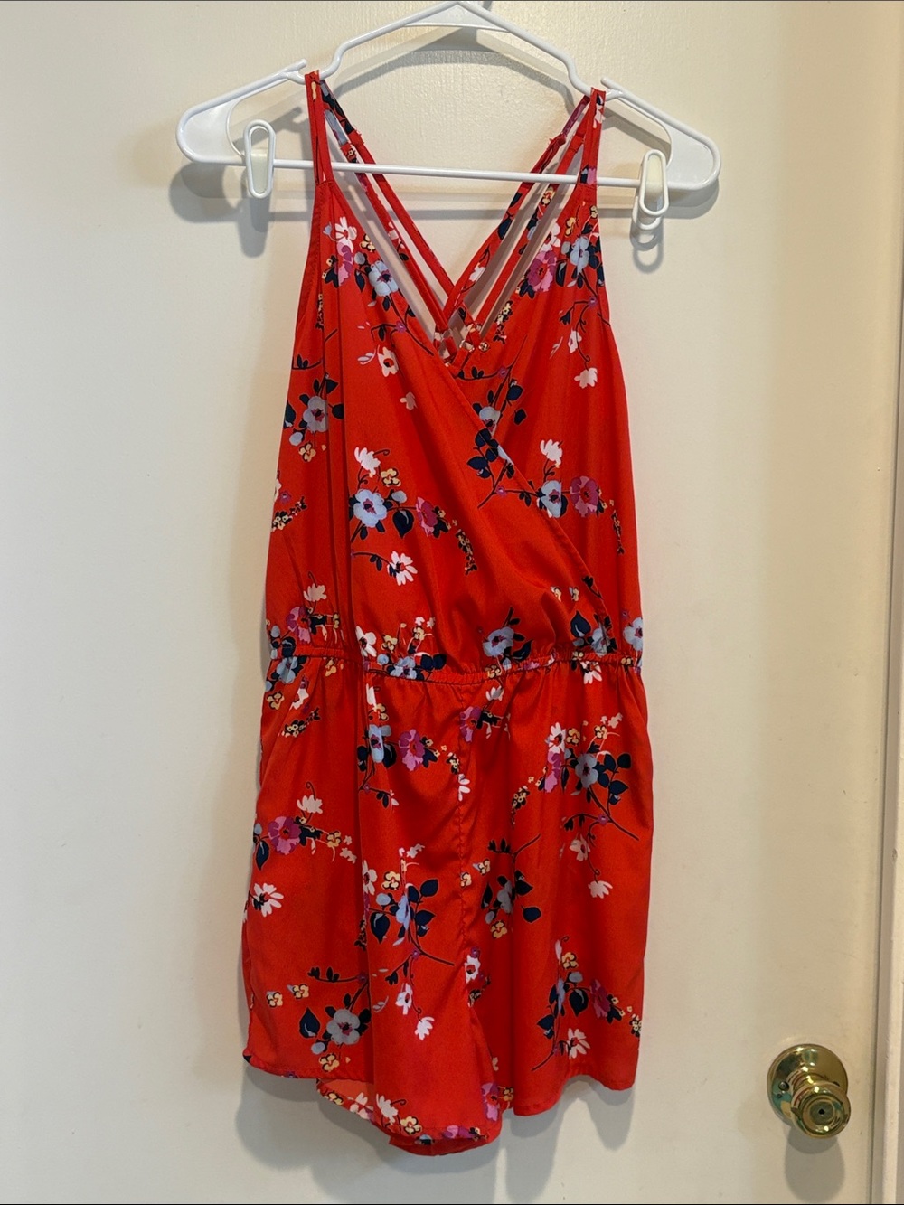 Arizona Jean Company - women’s large - Red Floral Strappy Romper - never worn